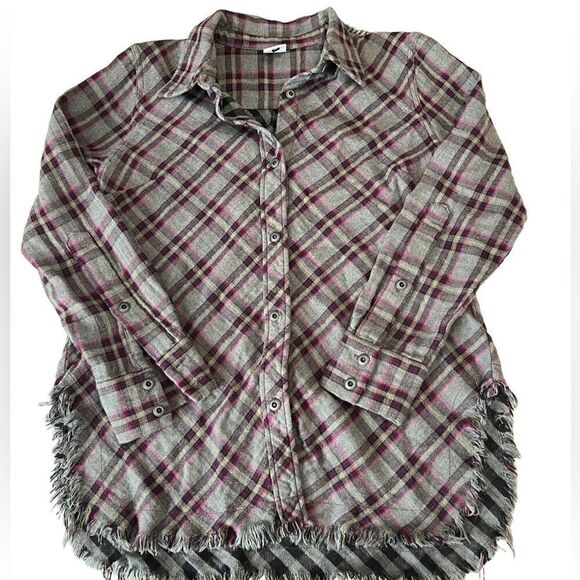 CAbi Highland Flannel Plaid Gray and Purple Button Up Frayed Hem Shirt Size S - Picture 3 of 13